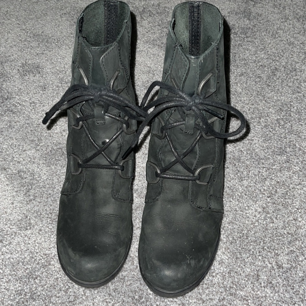 Joan of arctic wedge boots in Black - Picture 2 of 4
